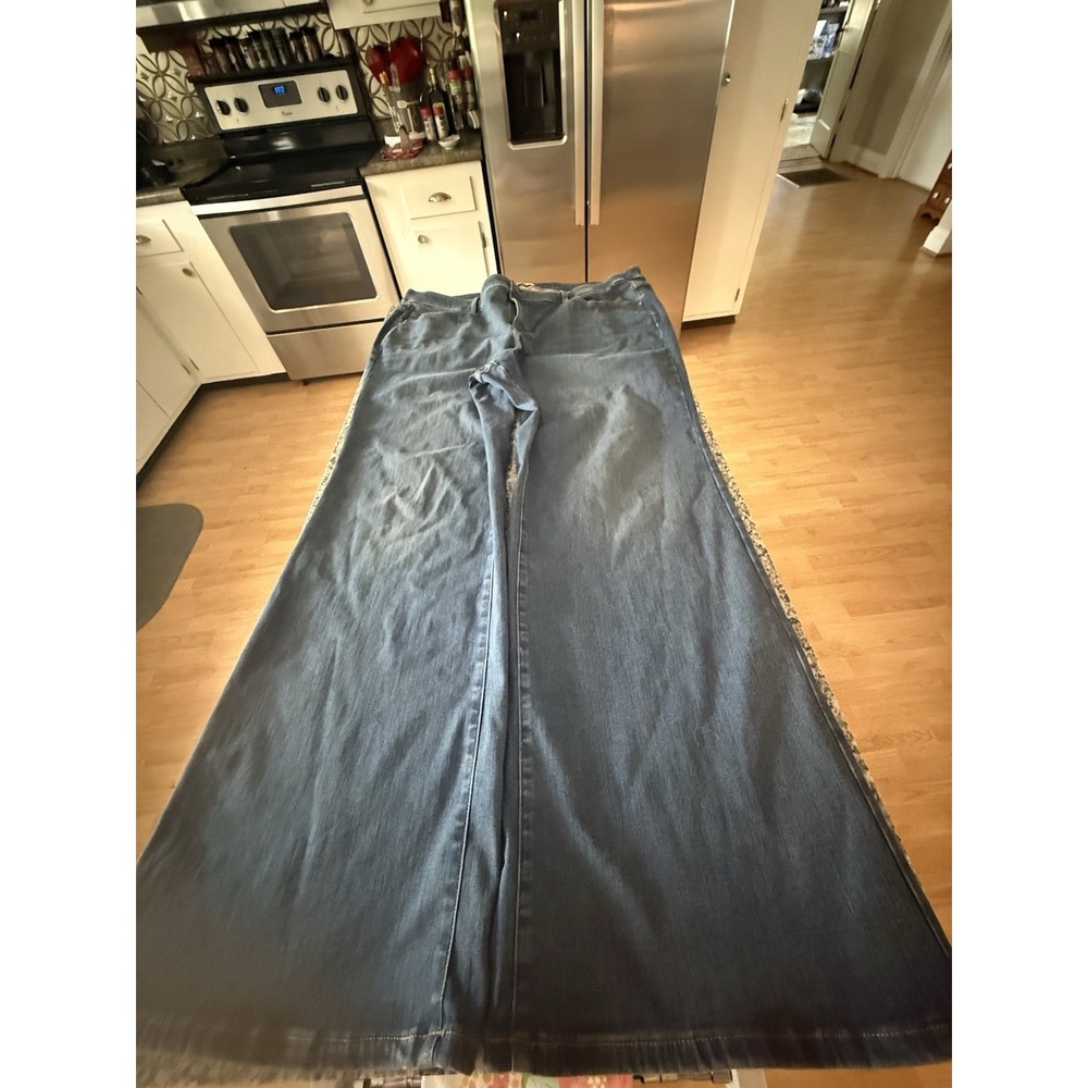 Lane Bryant Woman's Size 26L Signature Fit Bootcut Jeans Mid Rise
